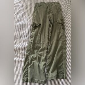 American Eagle green cargo pants